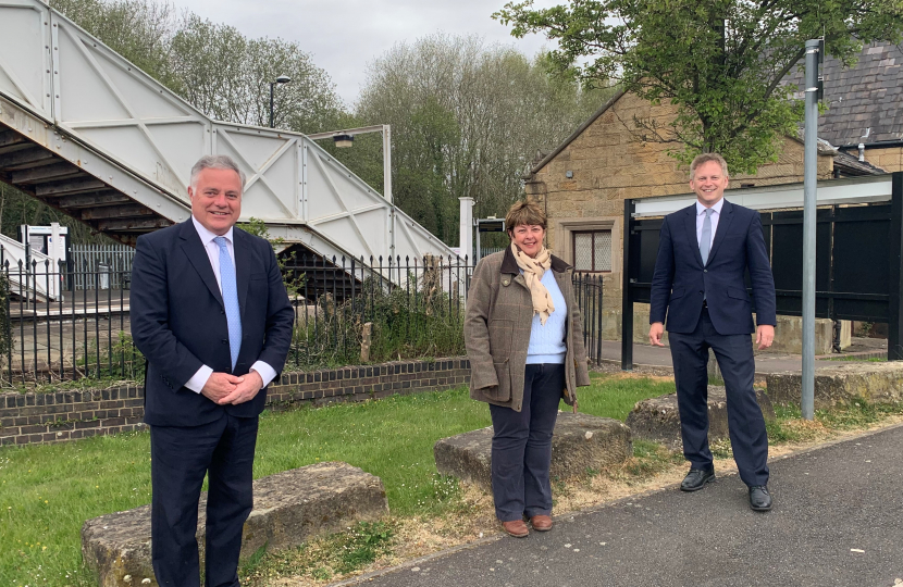 Simon Baynes - Grant Shapps at Ruabon Station