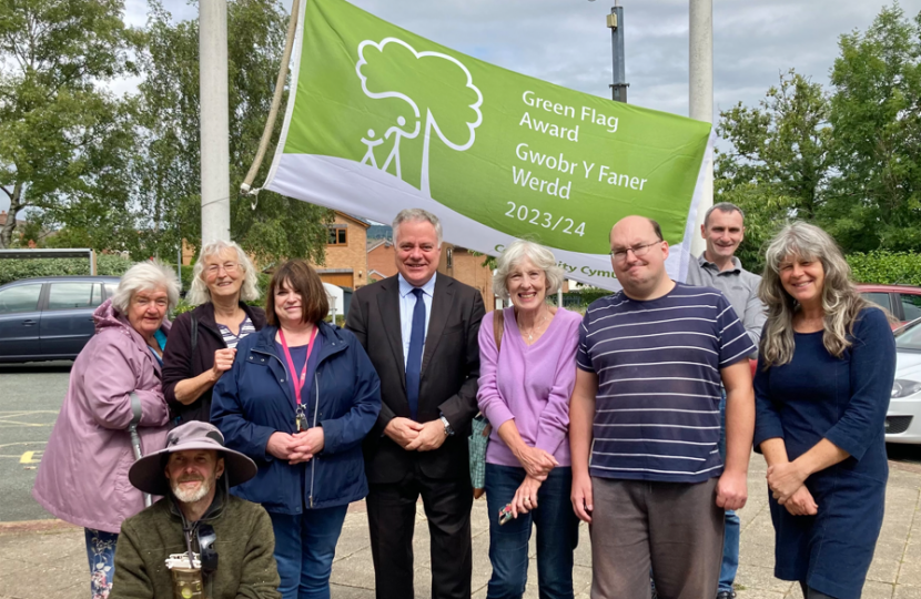 Simon Baynes MP at Plas Pentwyn (1)