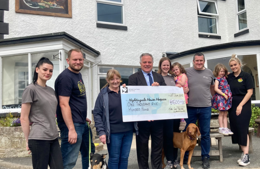 Simon Baynes MP with the team at The Sun Trevor near Llangollen