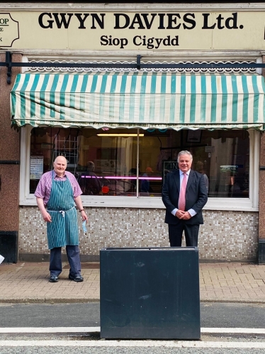 Simon Baynes MP - Gwyn Davies Butchers