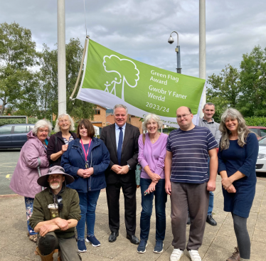 Simon Baynes MP at Plas Pentwyn (1)