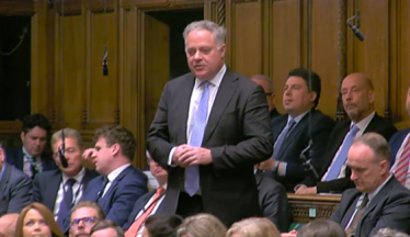 Simon Baynes MP at PMQs 190423