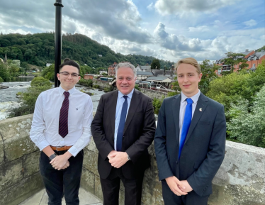 Simon Baynes MP with Cllr Damon Richards-Gwilliam (l) and Cllr Will Martin