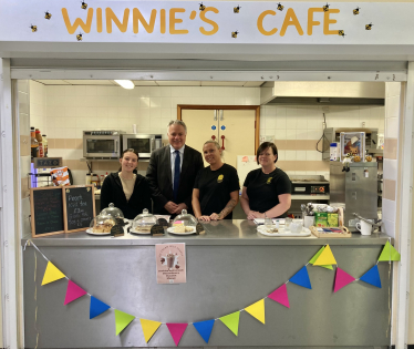 Simon Baynes MP at Winnie's Cafe, Coedpoeth